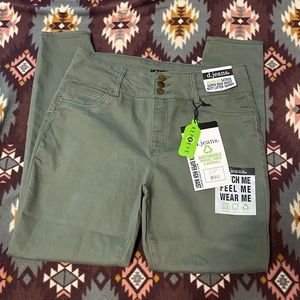 GREEN JEANS